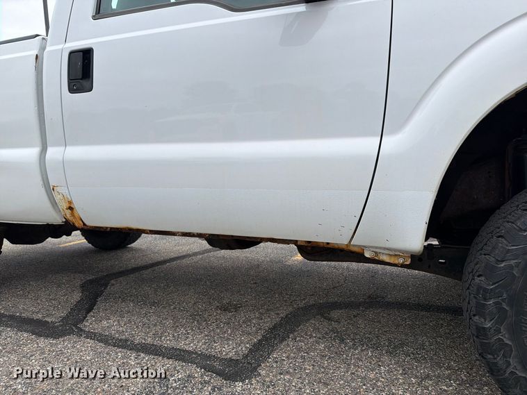 image for item FT7512 2013 Ford F250 Super Duty pickup truck