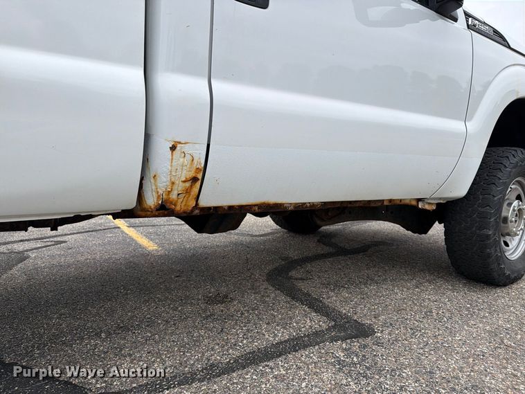 image for item FT7512 2013 Ford F250 Super Duty pickup truck