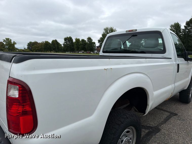 image for item FT7512 2013 Ford F250 Super Duty pickup truck