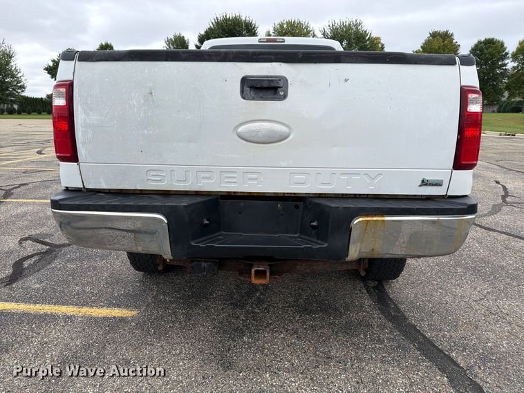 image for item FT7512 2013 Ford F250 Super Duty pickup truck