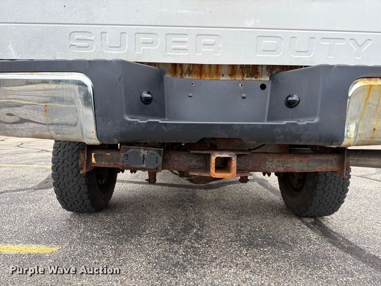 image for item FT7512 2013 Ford F250 Super Duty pickup truck