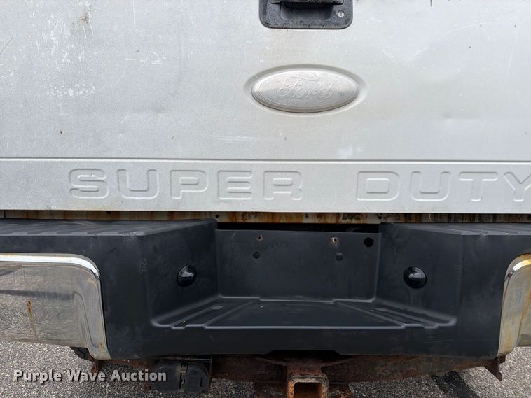 image for item FT7512 2013 Ford F250 Super Duty pickup truck
