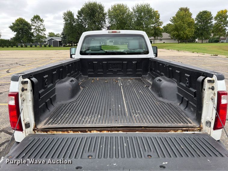 image for item FT7512 2013 Ford F250 Super Duty pickup truck
