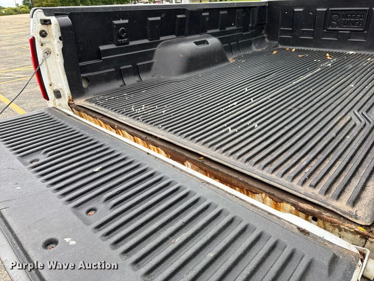 image for item FT7512 2013 Ford F250 Super Duty pickup truck