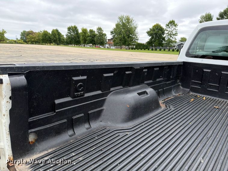 image for item FT7512 2013 Ford F250 Super Duty pickup truck