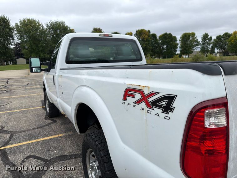 image for item FT7512 2013 Ford F250 Super Duty pickup truck