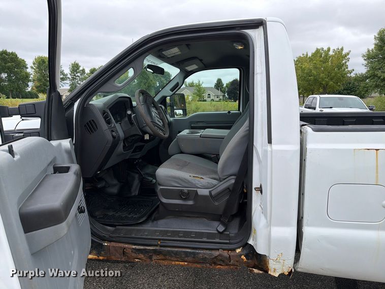 image for item FT7512 2013 Ford F250 Super Duty pickup truck