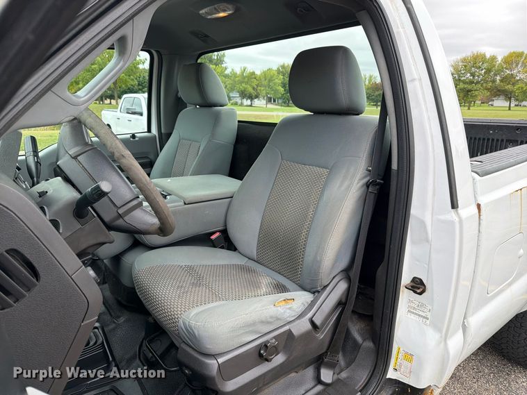 image for item FT7512 2013 Ford F250 Super Duty pickup truck