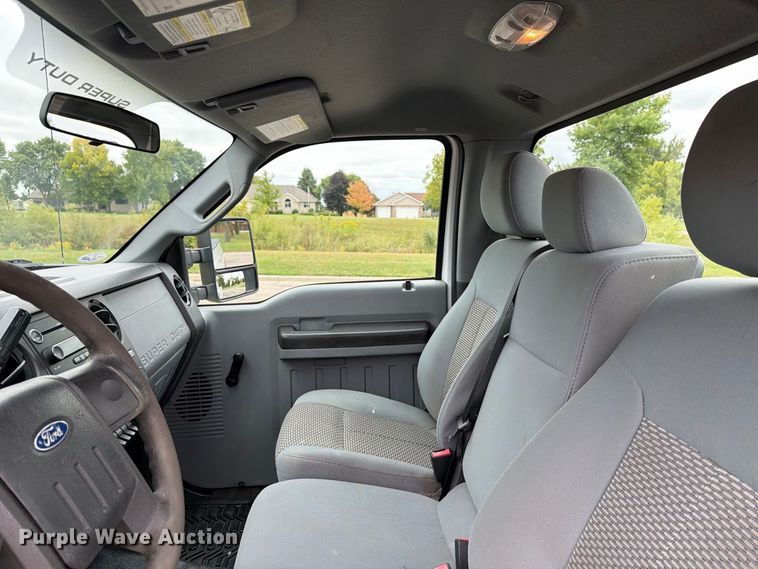 image for item FT7512 2013 Ford F250 Super Duty pickup truck
