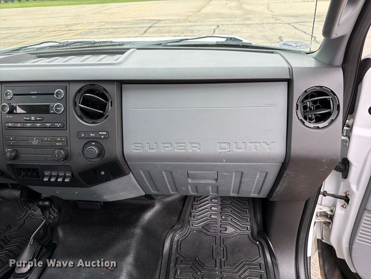 image for item FT7512 2013 Ford F250 Super Duty pickup truck