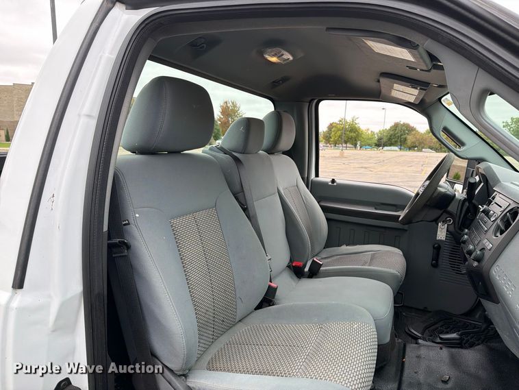 image for item FT7512 2013 Ford F250 Super Duty pickup truck