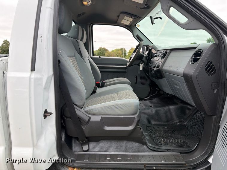 image for item FT7512 2013 Ford F250 Super Duty pickup truck