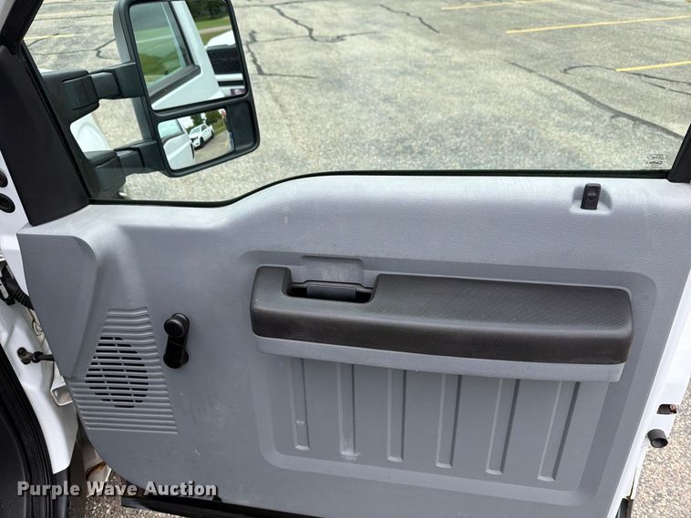 image for item FT7512 2013 Ford F250 Super Duty pickup truck