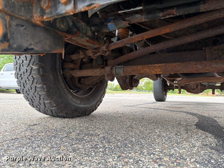 image for item FT7512 2013 Ford F250 Super Duty pickup truck