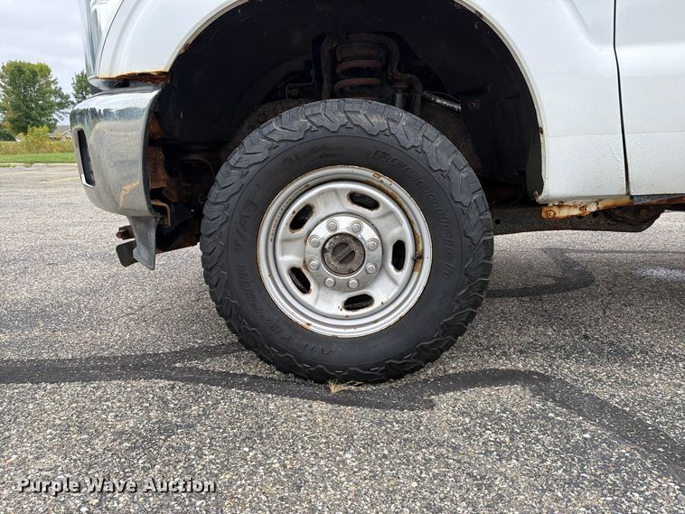 image for item FT7512 2013 Ford F250 Super Duty pickup truck