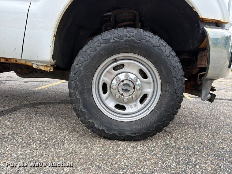 image for item FT7512 2013 Ford F250 Super Duty pickup truck