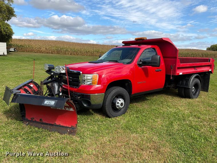 2011 GMC Sierra 3500HD dump bed pickup truck