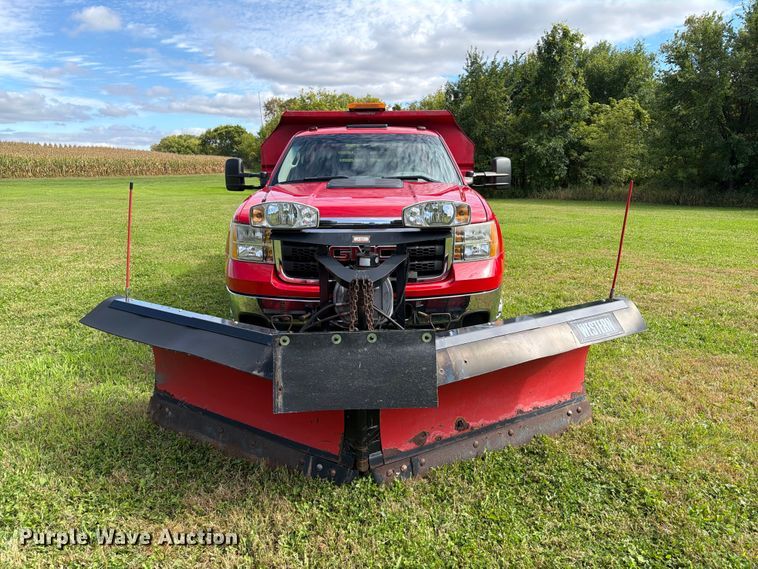 image for item FT8115 2011 GMC Sierra 3500HD dump bed pickup truck