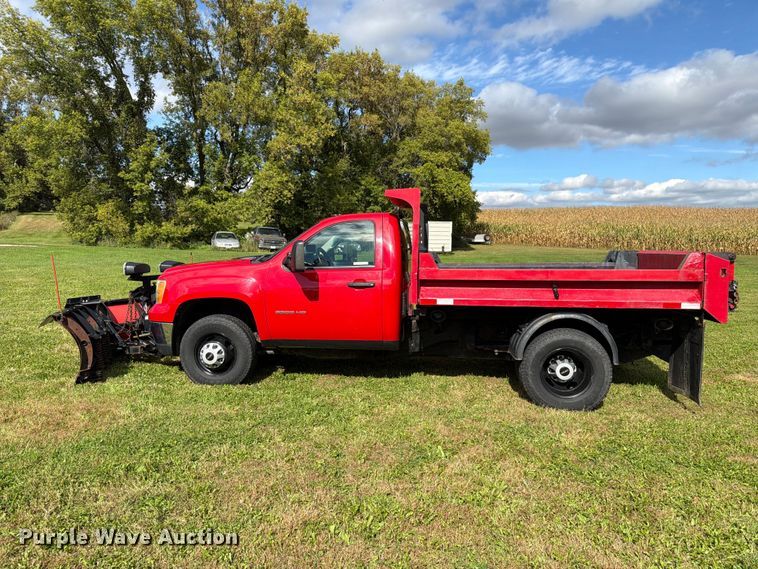 image for item FT8115 2011 GMC Sierra 3500HD dump bed pickup truck