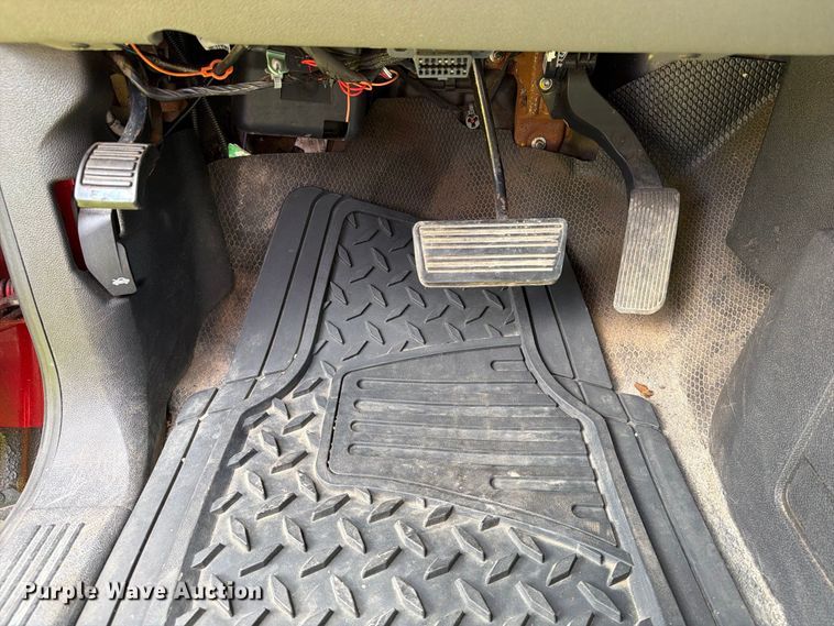 image for item FT8115 2011 GMC Sierra 3500HD dump bed pickup truck