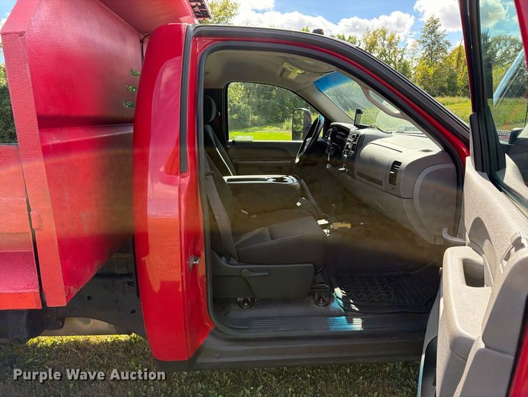 image for item FT8115 2011 GMC Sierra 3500HD dump bed pickup truck