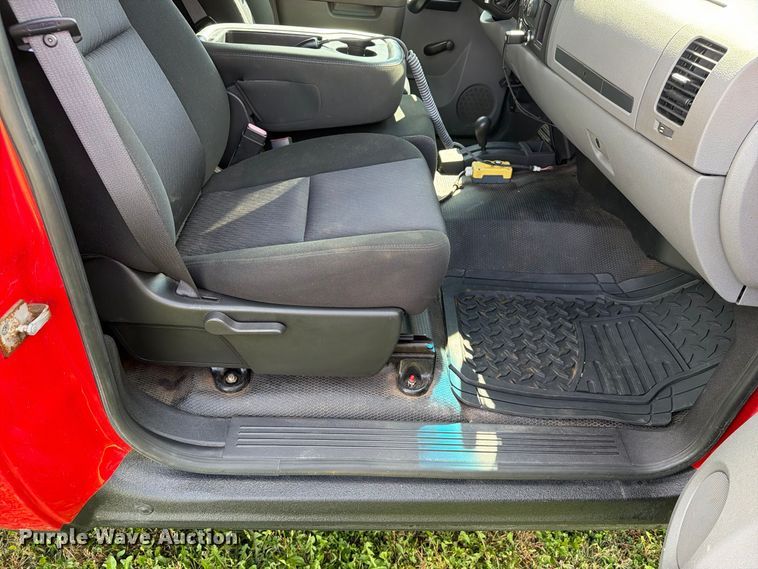 image for item FT8115 2011 GMC Sierra 3500HD dump bed pickup truck