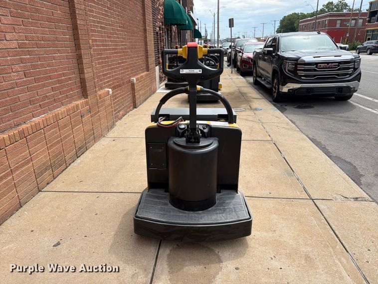 image for item FU4508 2010 Yale MPE060LFN24T2748 pallet jack
