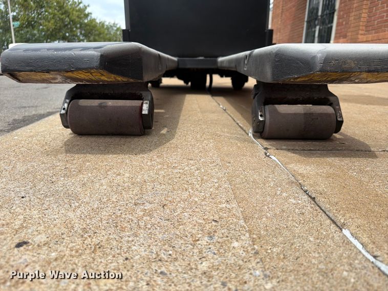 image for item FU4508 2010 Yale MPE060LFN24T2748 pallet jack