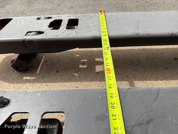 image for item FU4508 2010 Yale MPE060LFN24T2748 pallet jack