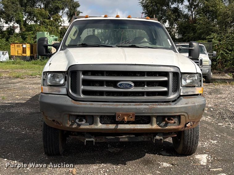 image for item FU4665 2004 Ford F350  Super Duty XL Ext. Cab flatbed pickup truck