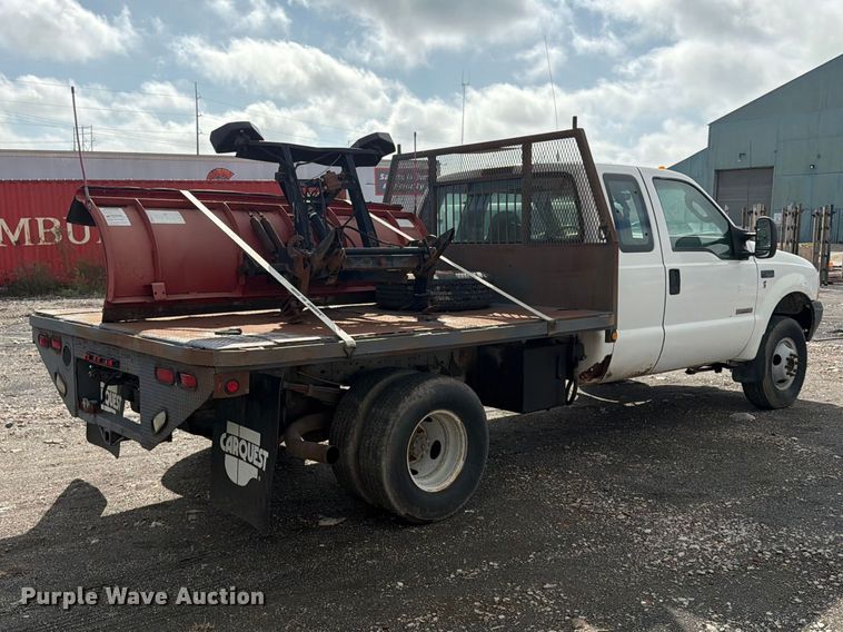 image for item FU4665 2004 Ford F350  Super Duty XL Ext. Cab flatbed pickup truck