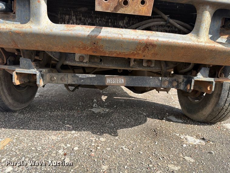 image for item FU4665 2004 Ford F350  Super Duty XL Ext. Cab flatbed pickup truck