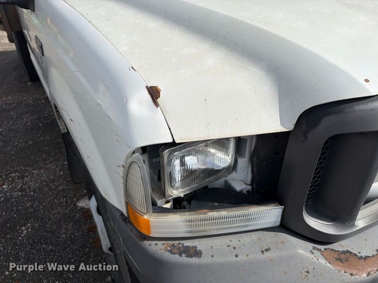 image for item FU4665 2004 Ford F350  Super Duty XL Ext. Cab flatbed pickup truck