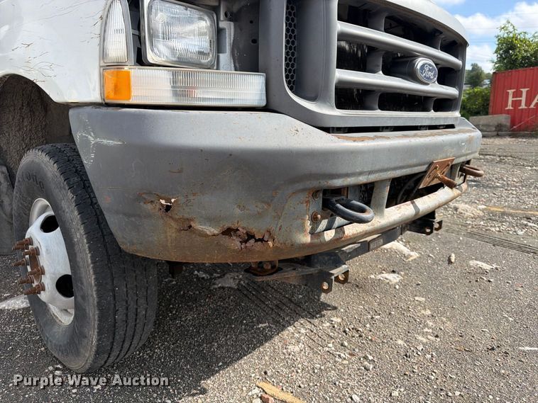 image for item FU4665 2004 Ford F350  Super Duty XL Ext. Cab flatbed pickup truck