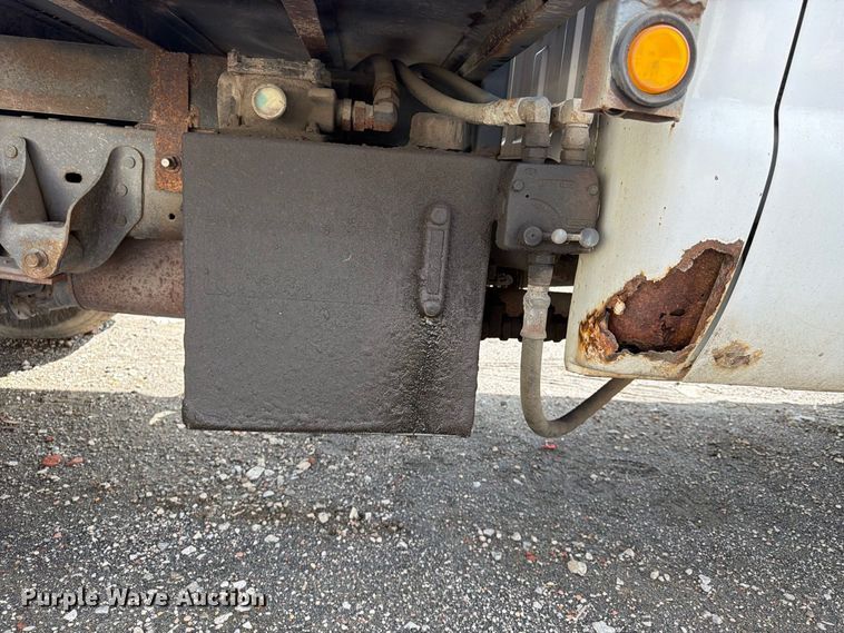 image for item FU4665 2004 Ford F350  Super Duty XL Ext. Cab flatbed pickup truck