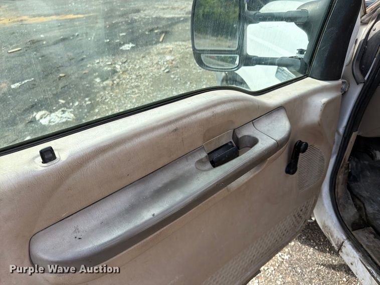 image for item FU4665 2004 Ford F350  Super Duty XL Ext. Cab flatbed pickup truck