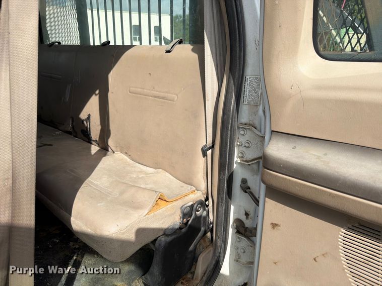 image for item FU4665 2004 Ford F350  Super Duty XL Ext. Cab flatbed pickup truck