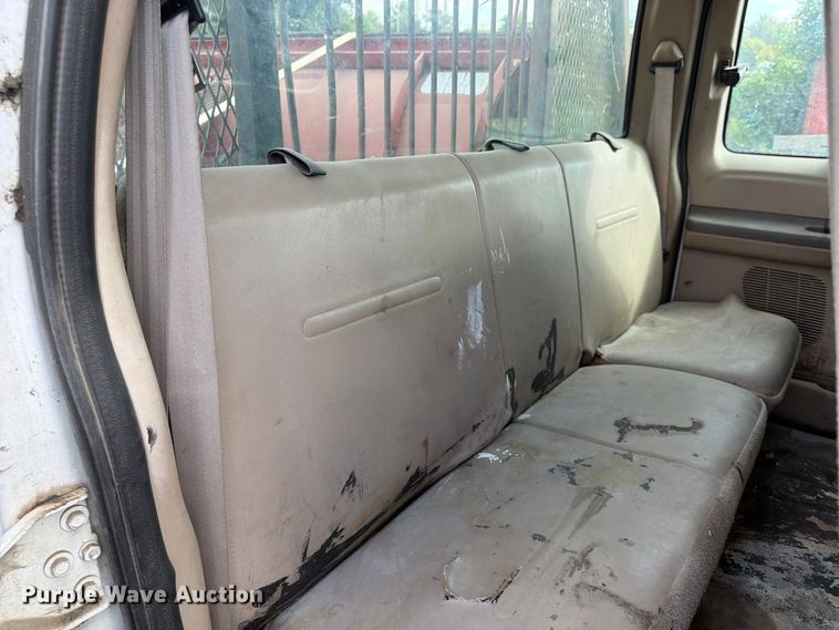 image for item FU4665 2004 Ford F350  Super Duty XL Ext. Cab flatbed pickup truck