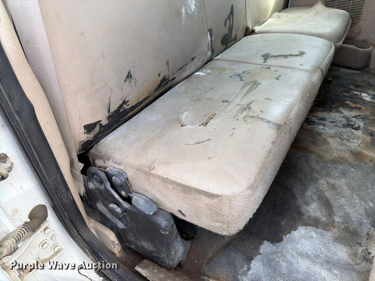 image for item FU4665 2004 Ford F350  Super Duty XL Ext. Cab flatbed pickup truck