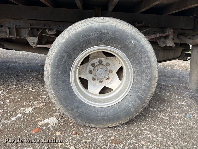 image for item FU4665 2004 Ford F350  Super Duty XL Ext. Cab flatbed pickup truck
