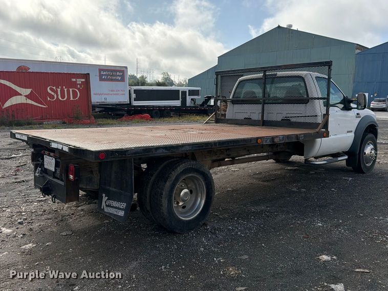 image for item FU4666 2006 Ford F550 Super Duty XLT flatbed truck