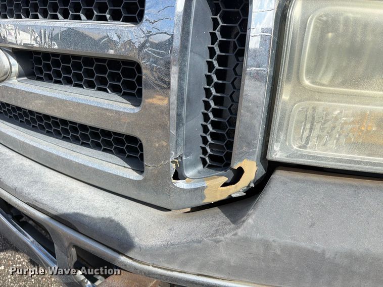 image for item FU4666 2006 Ford F550 Super Duty XLT flatbed truck