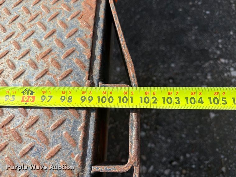 image for item FU4666 2006 Ford F550 Super Duty XLT flatbed truck
