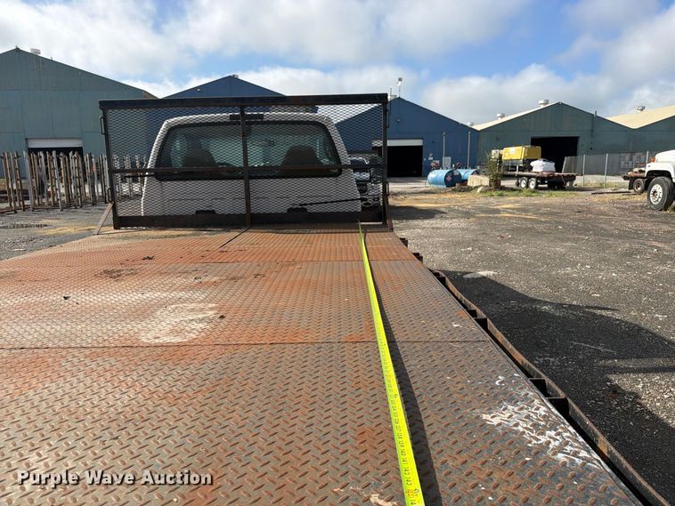 image for item FU4666 2006 Ford F550 Super Duty XLT flatbed truck