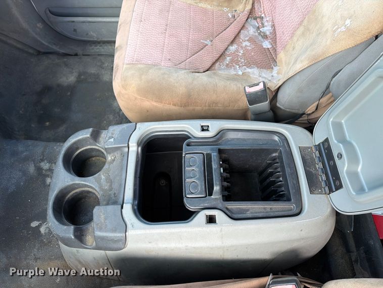 image for item FU4666 2006 Ford F550 Super Duty XLT flatbed truck
