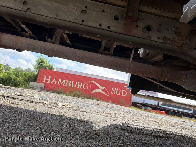 image for item FU4666 2006 Ford F550 Super Duty XLT flatbed truck