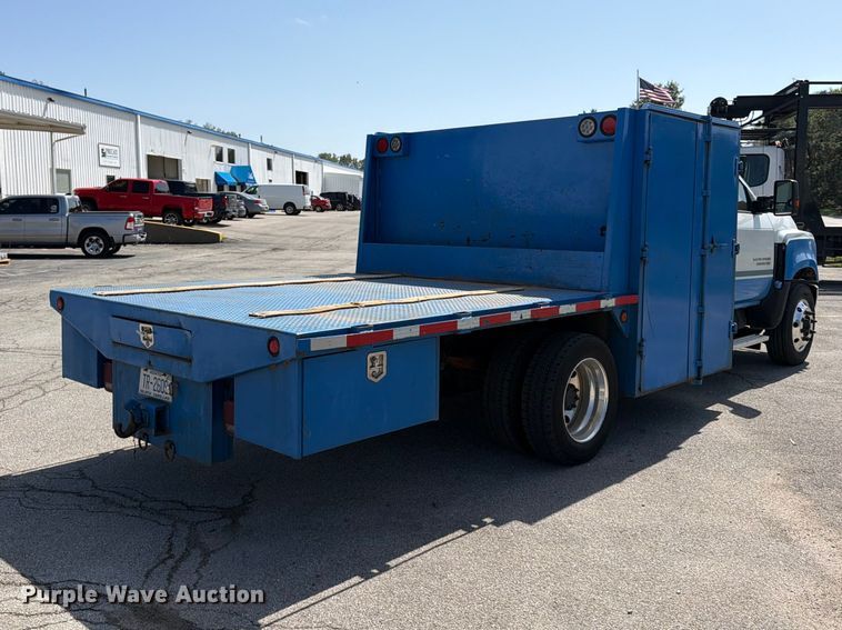 image for item FU4677 2022 Chevrolet Silverado 5500HD flatbed truck