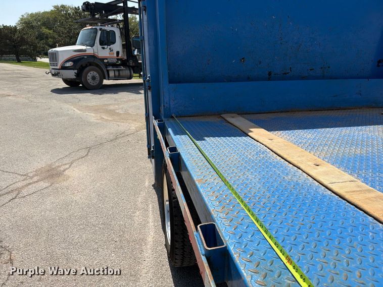 image for item FU4677 2022 Chevrolet Silverado 5500HD flatbed truck