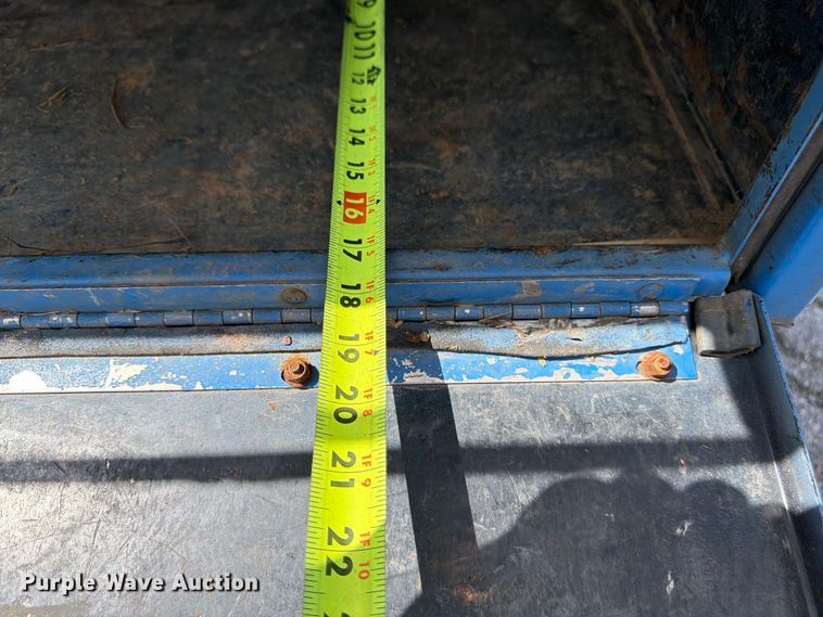 image for item FU4677 2022 Chevrolet Silverado 5500HD flatbed truck