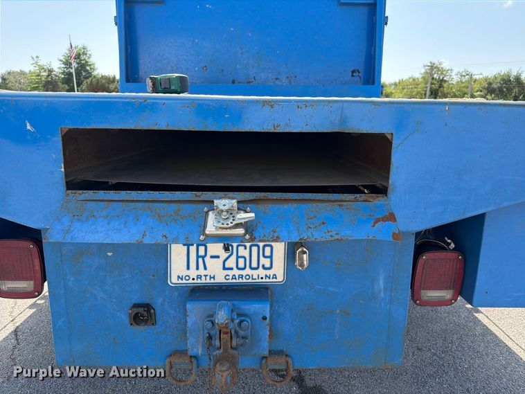 image for item FU4677 2022 Chevrolet Silverado 5500HD flatbed truck